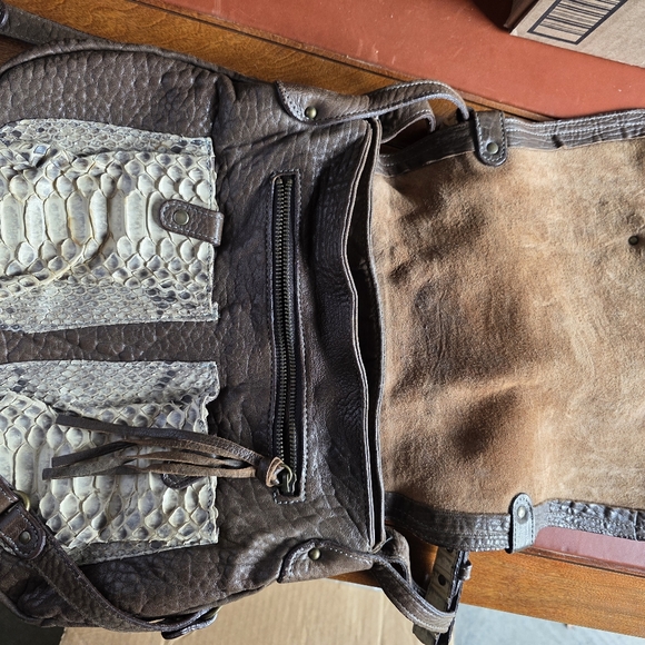 Medium Abaco Jamily Snakeskin Handbag with removable crossbody strap - NWT - Picture 7 of 9